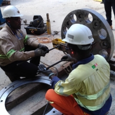 PREPARING TO INSTALL A LOW SPEED COUPLING ON A GEARBOX